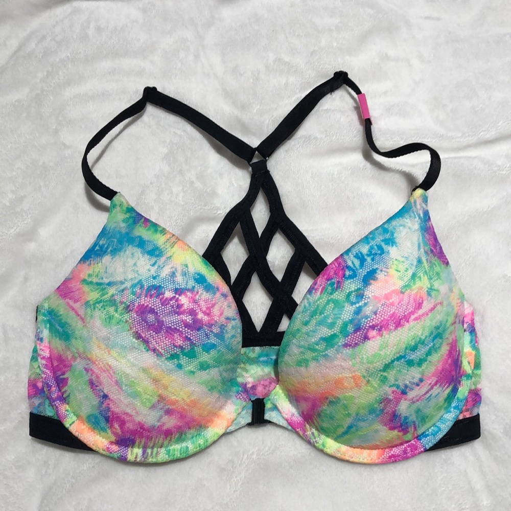 VS Pink Front-Clasp Push-Up Bra